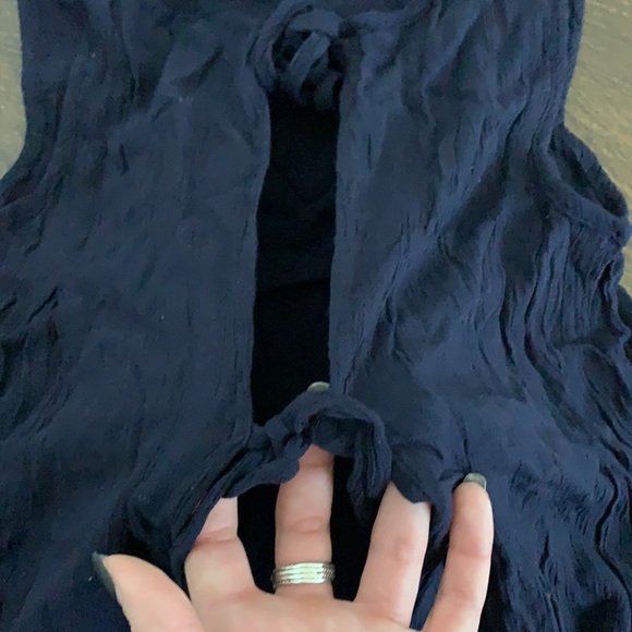 Wetseal embroidered navy blouse NWT - Picture 3 of 5